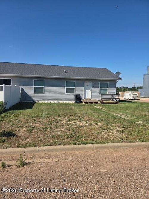 209 2nd Ave Se, Belfield, ND, 58622-7356 | Card Image