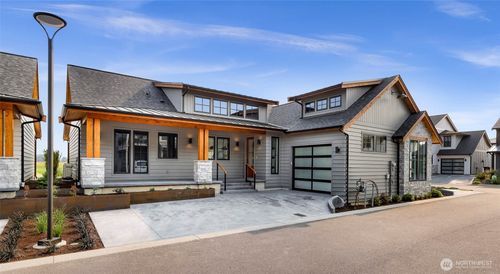 231 Skipping Stone Loop, Lynden, WA, 98264-1414 | Card Image