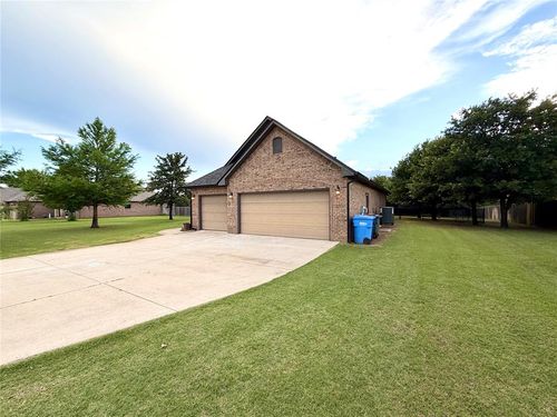 12549 Blue Mdw, Guthrie, OK, 73044-4033 | Card Image