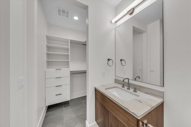 Second Bathroom & Walk In Closet | Image 14