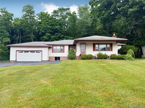 646 Oak Summit Rd, Millbrook, NY, 12545-6185 | Card Image