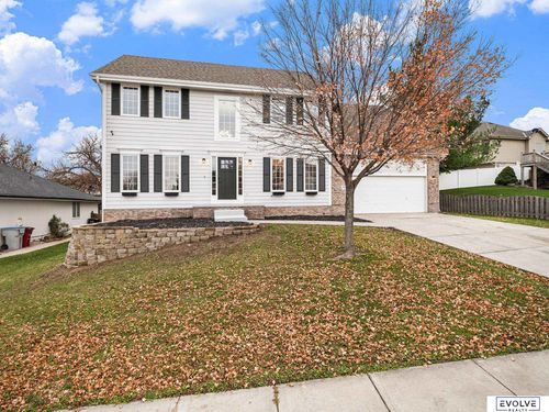 15721 Timberlane Dr, Omaha, NE, 68136-3094 | Card Image