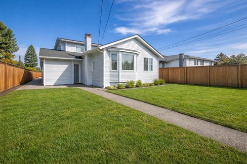 14251 72 Ave, Surrey, BC, V3W2P9 | Card Image