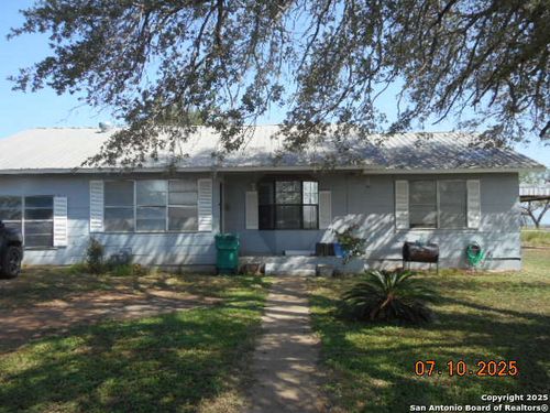 1315 Olive St, Jourdanton, TX, 78026-2216 | Card Image