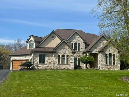 6223 Canter Creek Trl, Grand Blanc, MI, 48439-7440 | Card Image