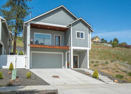 1212 W Cora Ave, Spokane, WA, 99205-2104 | Card Image