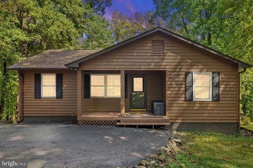 141 Pocahontas Rd, FRONT ROYAL, VA, 22630-5713 | Card Image