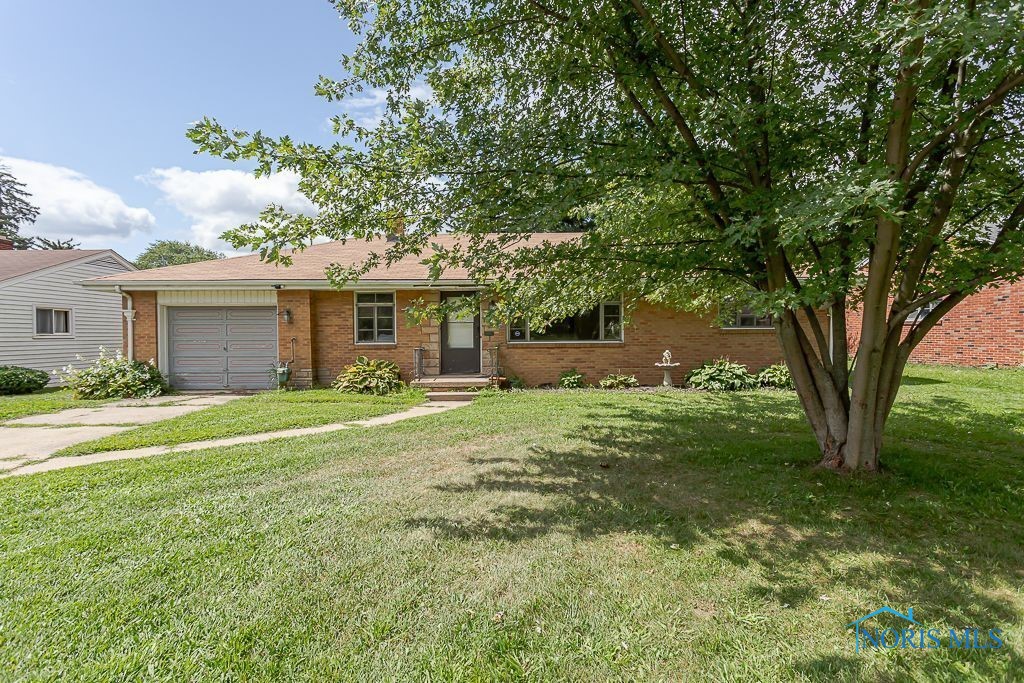 Yermo Dr, Toledo, OH 43613