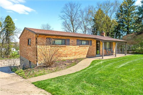 43 Kenridge Dr, Mc Kees Rocks, PA, 15136-1657 | Card Image