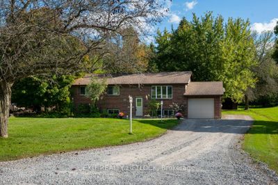 25 Emily Manor Dr, House other with 3 bedrooms, 2 bathrooms and 7 parking in Omemee ON | Image 2