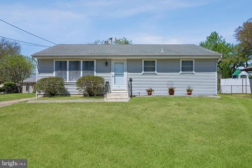 17 Lambeth Rd, BURLINGTON, NJ, 08016-2907 | Card Image