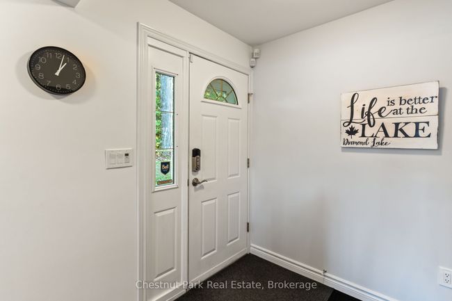 293 W Diamond Lake Rd, House other with 3 bedrooms, 2 bathrooms and 4 parking in Highland Grove ON | Image 22