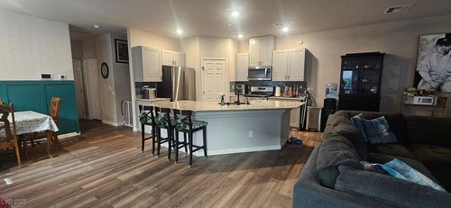unit-103-4660 Blaise Ave, North Las Vegas, NV, 89084-5070 | Card Image