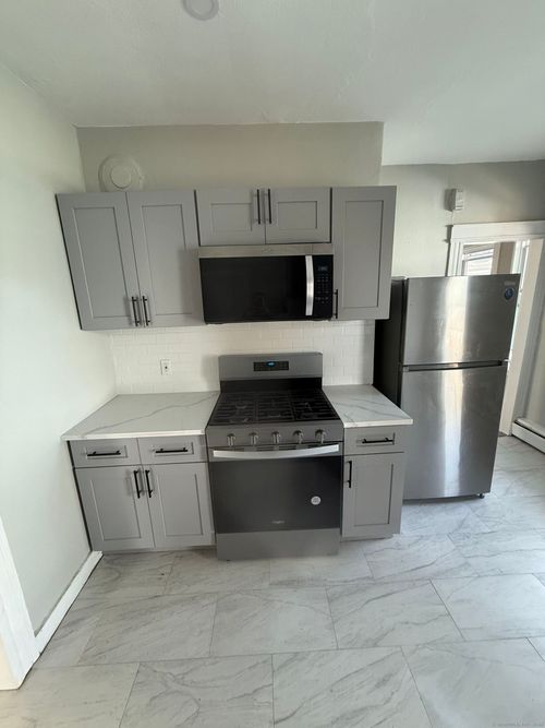 426 Benham Ave, Bridgeport, CT, 06604-3008 | Card Image