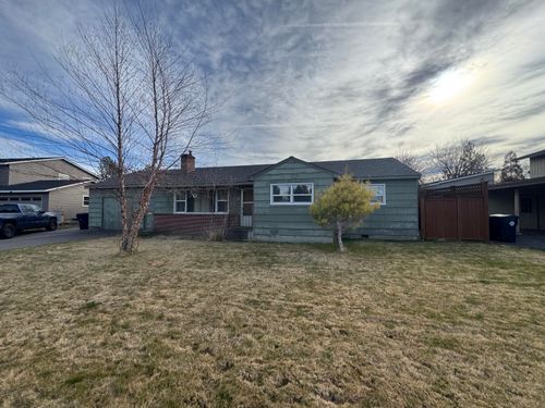 930 Nw Canyon Dr, Redmond, OR, 97756-1423 | Card Image