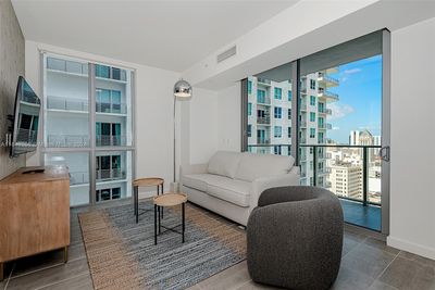 2502 - 227 Ne 2nd St, Condo with 1 bedrooms, 1 bathrooms and null parking in Miami FL | Image 3