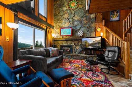 376 Parallel Run, Sandpoint, ID, 83864-5076 | Card Image