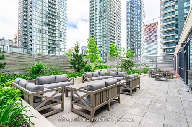 1209 - 4085 Parkside Village Dr, Condo with 3 bedrooms, 2 bathrooms and 1 parking in Mississauga ON | Image 26