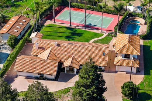 329 Vereda Del Ciervo, Goleta, CA, 93117-5305 | Card Image