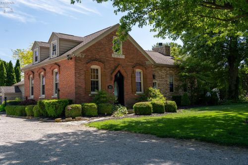 1402 Fox Rd, Sandusky, OH, 44870-8369 | Card Image