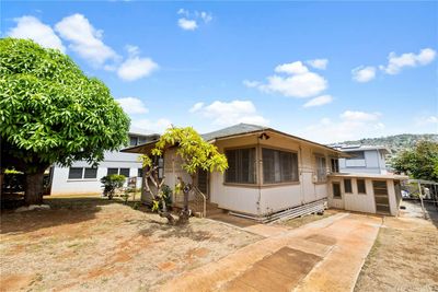 Single Family home in Wai'alae. | Image 1