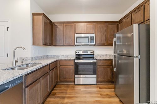 102-13822 Enzo Gate, San Antonio, TX, 78253-7335 | Card Image