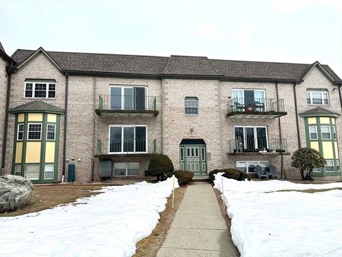 apt-7-114 Oak Ln, Brockton, MA, 02301-0945 | Card Image