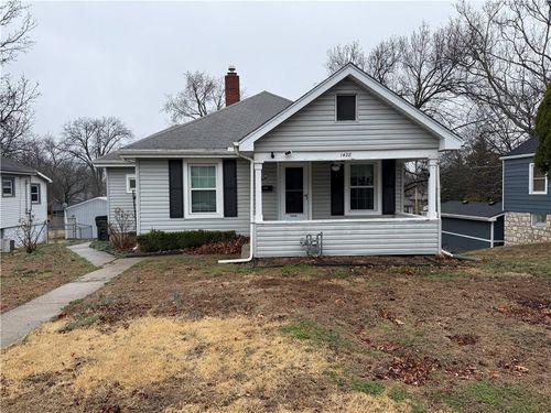 1428 Central St, Leavenworth, KS, 66048-3130 | Card Image