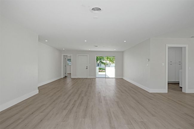 2111 Ne 35 Th St, House other with 3 bedrooms, 2 bathrooms and null parking in Lighthouse Point FL | Image 25