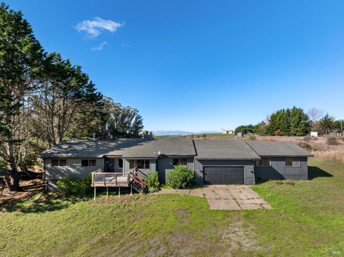 5 Mcdonald Ln, Point Reyes Station, CA, 94956 | Card Image