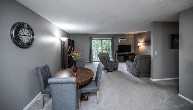 Dining Area/ Living room | Image 6