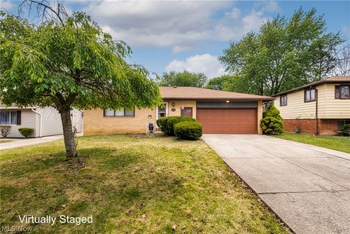 24419 Ronan Rd, Bedford Heights, OH, 44146-3971 | Card Image