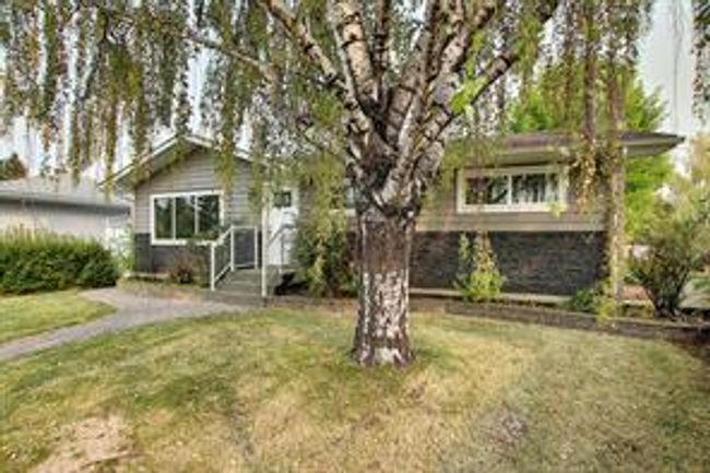 15 Haddock Rd Sw, House detached with 3 bedrooms, 3 bathrooms and 3 parking in Calgary AB | Image 4