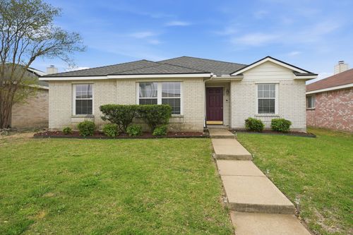 2458 Manchester Ln, Lancaster, TX, 75134-1985 | Card Image