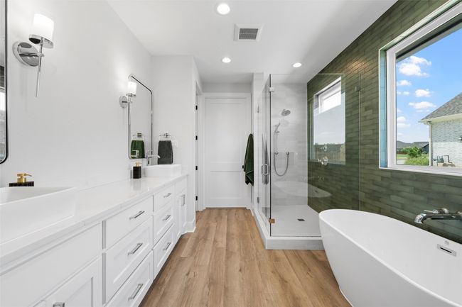 904 Glorietta Ave, House other with 3 bedrooms, 3 bathrooms and null parking in Mcgregor TX | Image 17