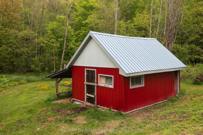 24430 Highway 35 Highway, House other with 2 bedrooms, 1 bathrooms and 4 parking in Lake of Bays ON | Image 7