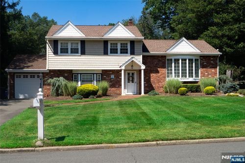 36 Deer Trail Rd, Hillsdale, NJ, 07642-1706 | Card Image