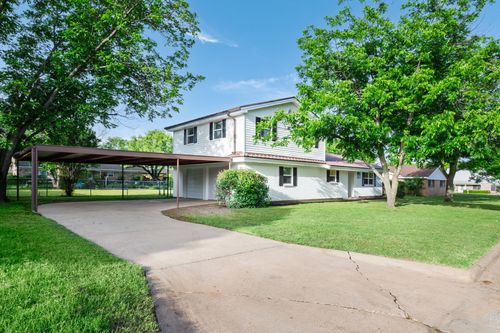 2502 Se 14th St, Mineral Wells, TX, 76067-6738 | Card Image