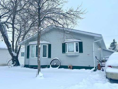 {{alt}} | Card Image