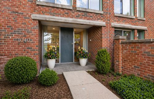 1040 Arbor Ln, Northfield, IL, 60093-3375 | Card Image