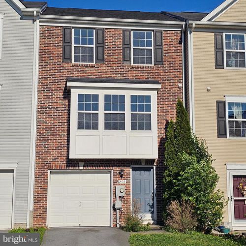 252 Rumbling Rock Rd, HEDGESVILLE, WV, 25427-4432 | Card Image