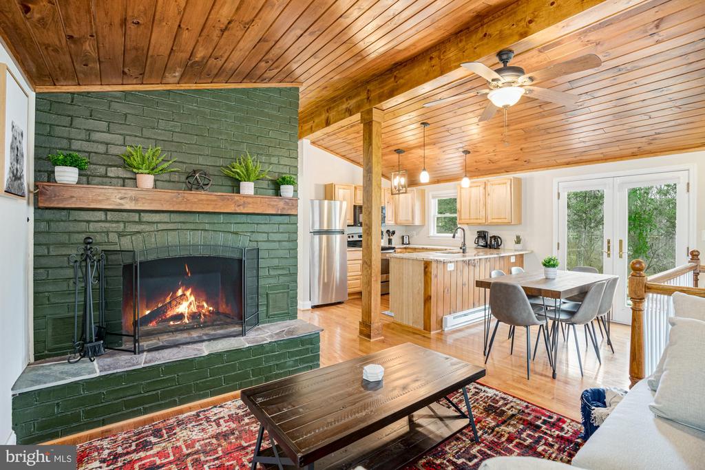 Hilltop Rd, Harpers Ferry, WV 25425