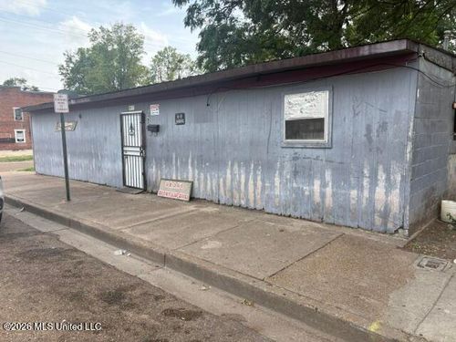 628 Walthall St, Greenwood, MS, 38930-5534 | Card Image