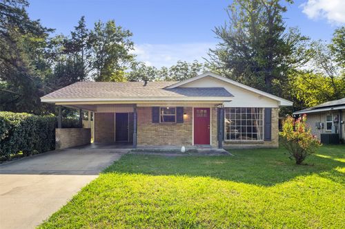 703 N Wilson St, Kaufman, TX, 75142-1137 | Card Image