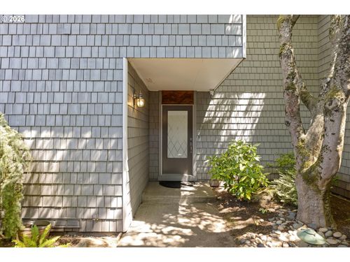 530 N Hayden Bay Dr, Portland, OR, 97217-7962 | Card Image