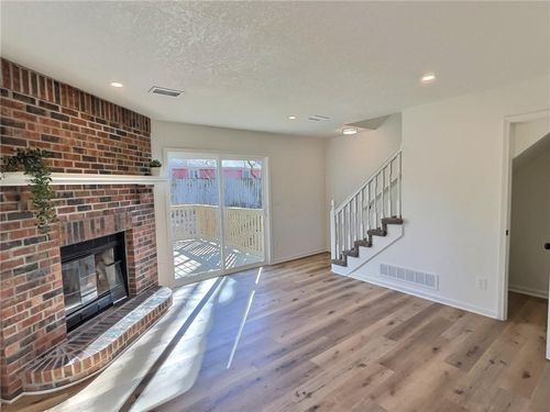 apt-b-309B E Main St, Smithville, MO, 64089-9197 | Card Image