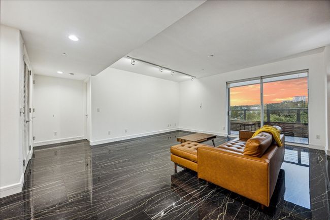 APT-401 - 901 W 9 Th St, Condo with 3 bedrooms, 2 bathrooms and null parking in Austin TX | Image 24