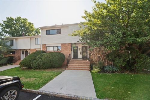 904 Merritt Dr, Hillsborough, NJ, 08844-5313 | Card Image