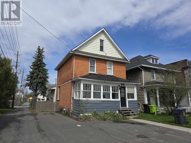 215 Brown St, Home with 4 bedrooms, 2 bathrooms and null parking in Sault Ste. Marie ON | Image 1