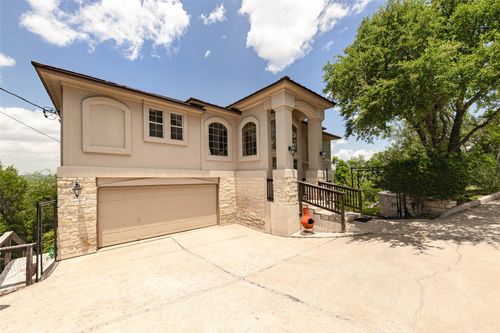 8424 Bronco Buster Trl, Lago Vista, TX, 78645-4101 | Card Image